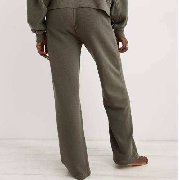 Aerie House Party High Rise Skater Athleisure Pant Festive Olive Size Medium - Picture 2 of 8